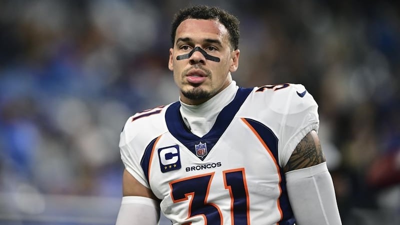 All-Pro safety Simmons retires at 32