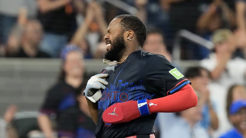 Blue Jays slugger Guerrero Jr. to undergo concussion testing after taking knee to head