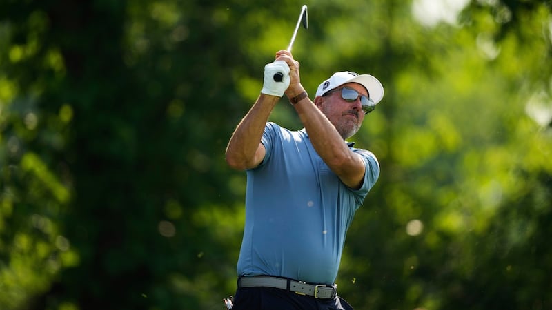 Report: Mickelson kicked out of San Diego club for inappropriate contact with female employee