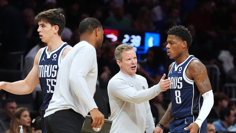 Flagg dominates with 29 points, Mavericks topple Heat to add to winless Miami’s misery