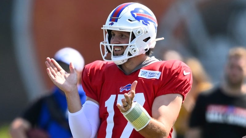 Allen gives Browns up-close view of franchise QB as Watson-Sanders battle nears finish