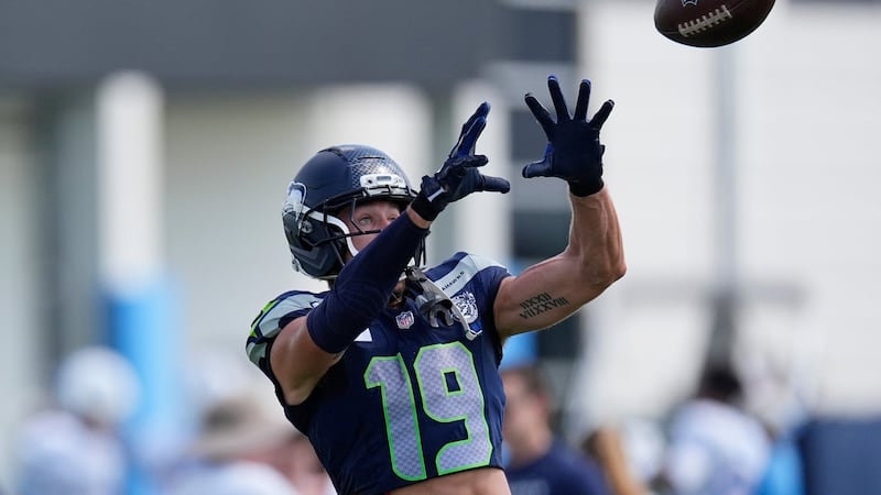 Seahawks WR Bobo placed on IR after right knee injury