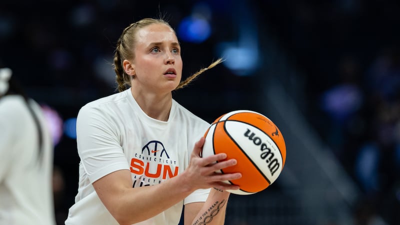 Sun sign Van Lith to developmental contract