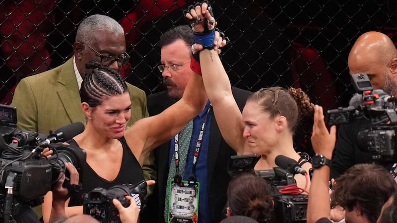 Rousey stops Carano with an armbar 17 seconds into their double comeback bout