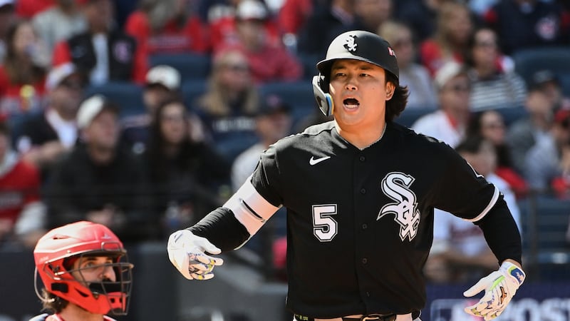 Murakami homers to help White Sox over Guardians in Game 1 of ALDS