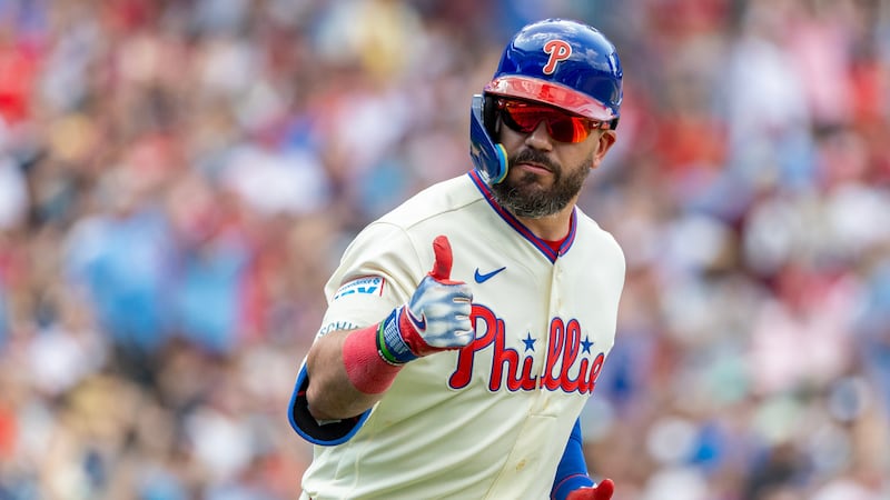 Schwarber hits 2 HRs, Hill delivers RBI single in 12th inning as Phillies beat Blue Jays