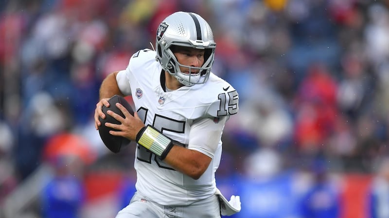 Mendoza makes NFL debut in Raiders’ blowout loss to Patriots