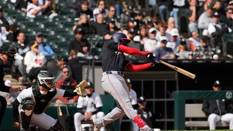 Abrams’ sacrifice fly, Tena’s pinch-hit HR in 10th lift Nationals over White Sox