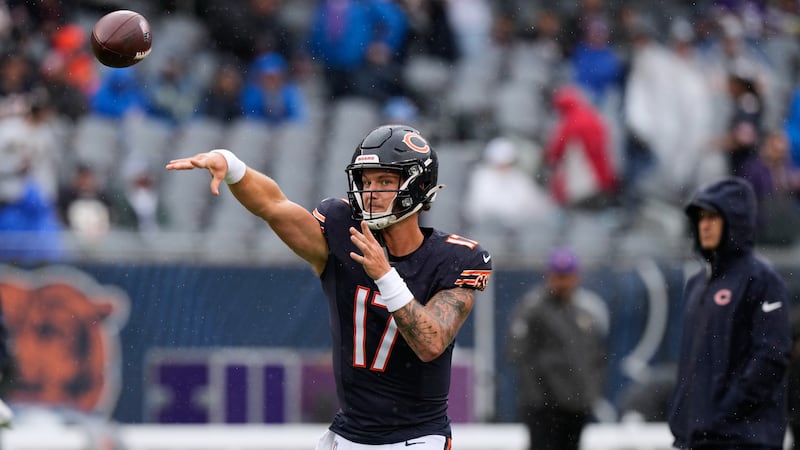 Report: Bagent enters concussion protocol, leaving Bears QB situation unclear for MNF clash vs. Eagles
