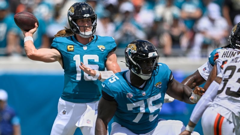 Lawrence throws 4 TD passes as Jaguars rout Browns in season opener