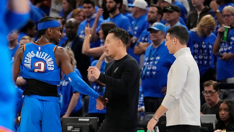 Gilgeous-Alexander tips his cap after Thunder fall to Spurs in Game 7 to end their title reign