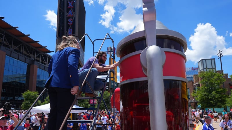 Big brew: Rangers, Budweiser set a world record with a 12-foot tall, 600-gallon beer