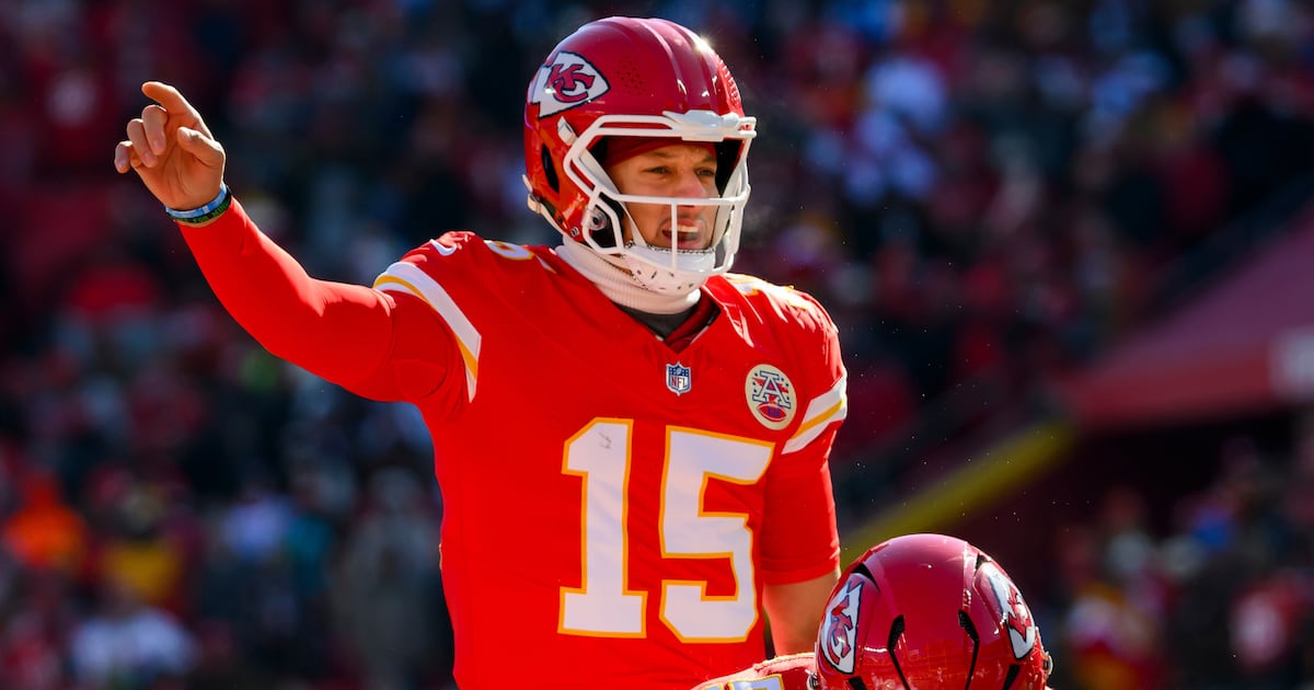 Report: Mahomes back on field for Chiefs' first OTA practice