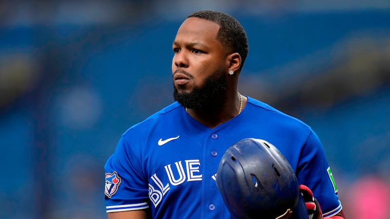 Guerrero’s power outage continues as Blue Jays continue chasing Rays in AL East