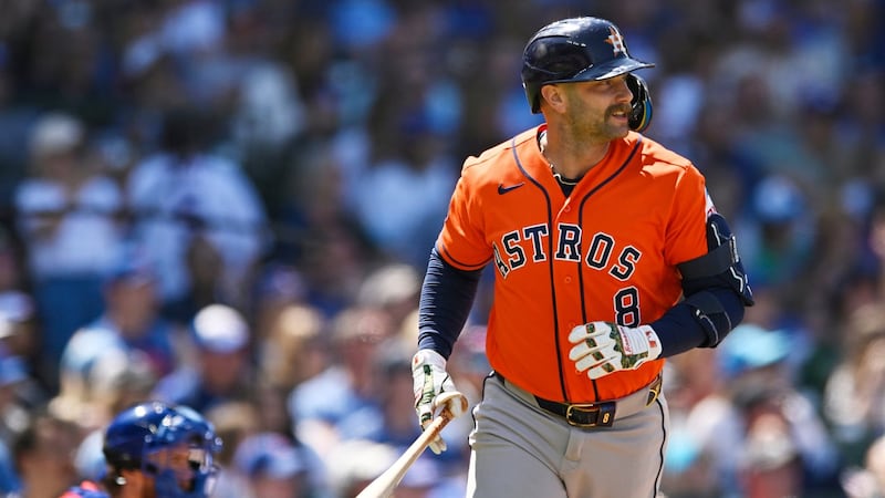 Walker’s three-run home run leads Astros to sweep of skidding Cubs