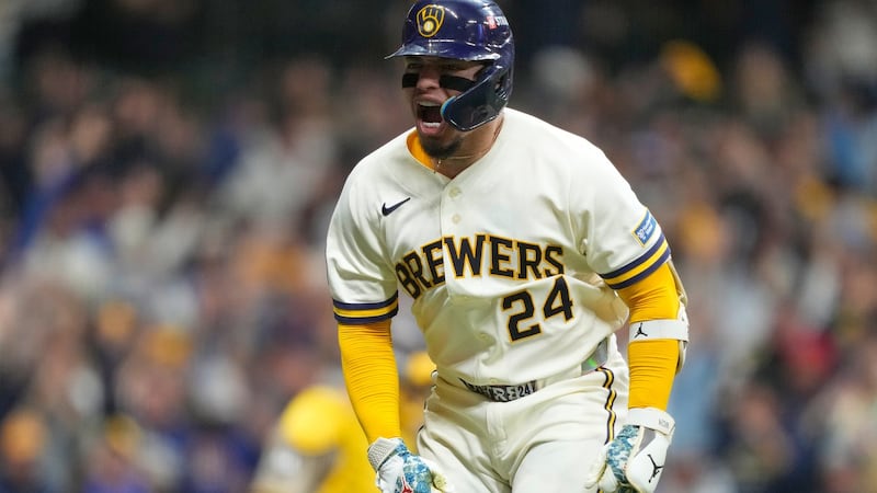 Brewers edge Padres in NLDS opener despite bizarre play in 9th inning