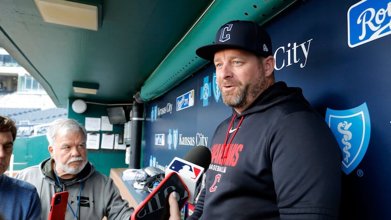 Guardians manager Vogt misses 2nd game with viral infection