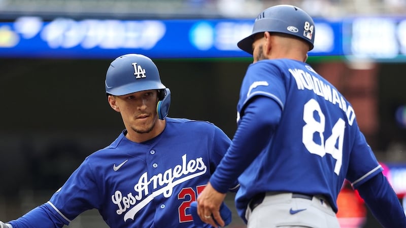 Dodgers pound out season high 17 hits in big win over Twins