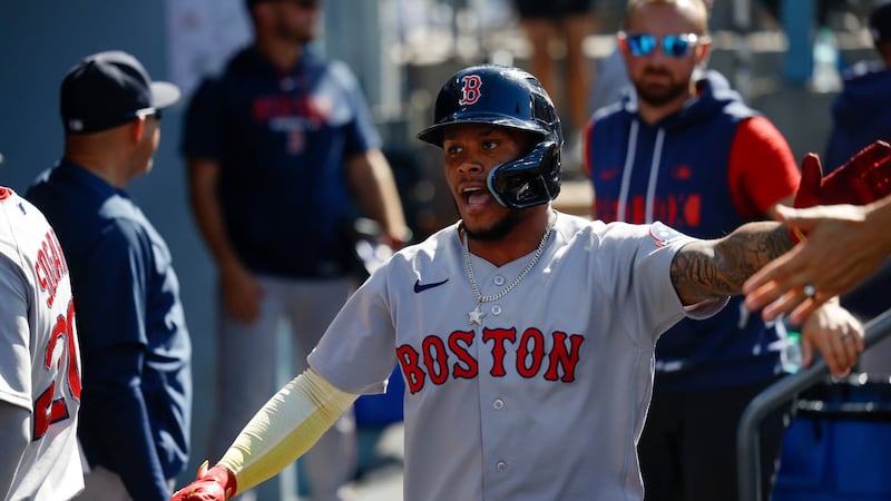 Rafaela homers for third straight game as Red Sox sweep Dodgers