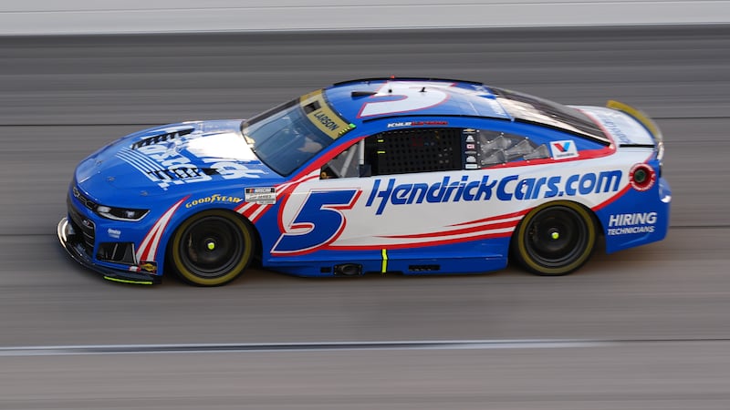Larson ends 51-race winless streak, boosts NASCAR title hopes in Hendrick 1-2 finish at Gateway