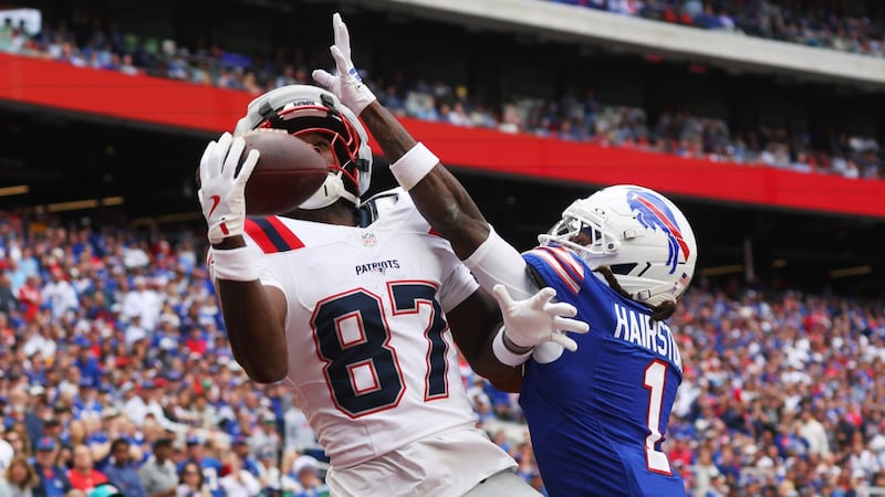 Patriots place WR Doubs (shoulder) on IR