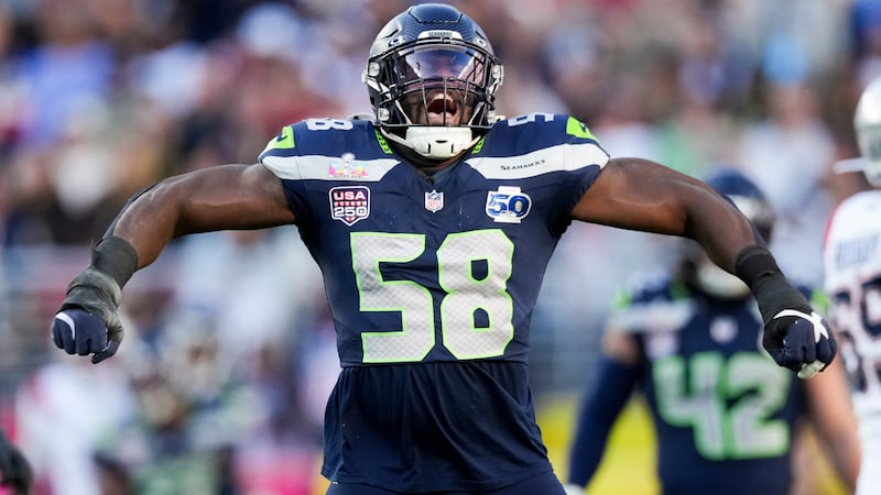 Seahawks, Hall agree to three-year, $42M extension