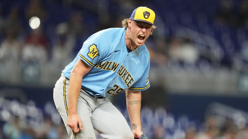 Brewers’ Mitchell doubles in 10th in win over Marlins