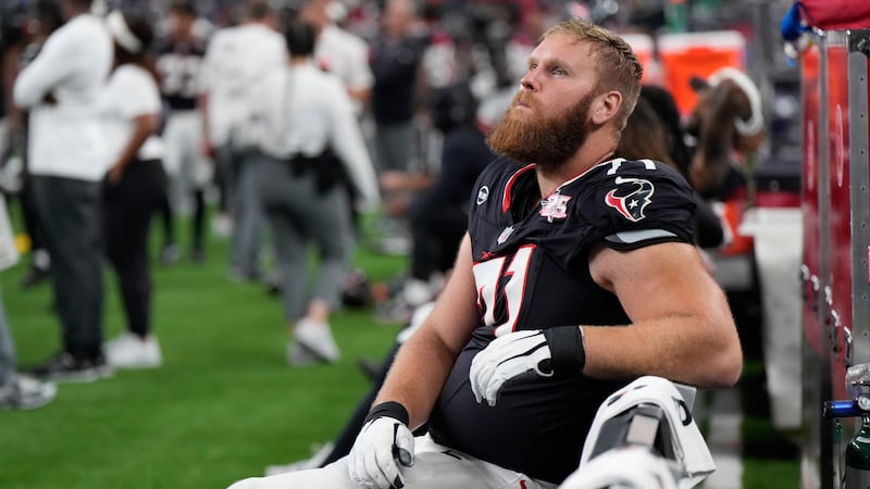 Report: Texans RT Smith (foot) avoids long-term injury