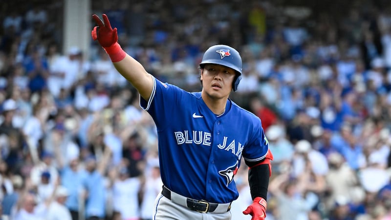 Okamoto hits three-run homer as Blue Jays rally past Cubs