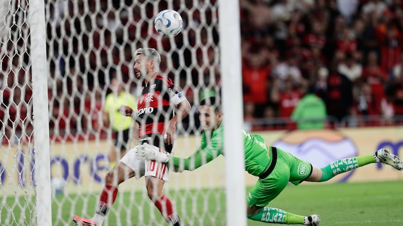 De Arrascaeta’s late goal lifts Flamengo into Copa Libertadores semifinals
