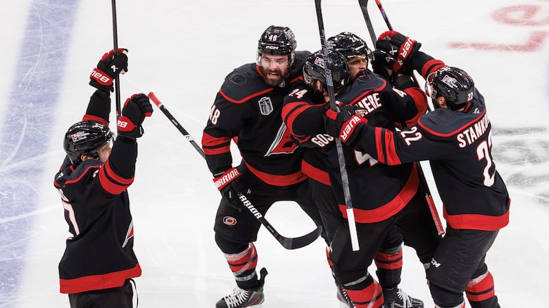 Jarvis scores OT winner as Hurricanes even series with Game 2 victory over Golden Knights