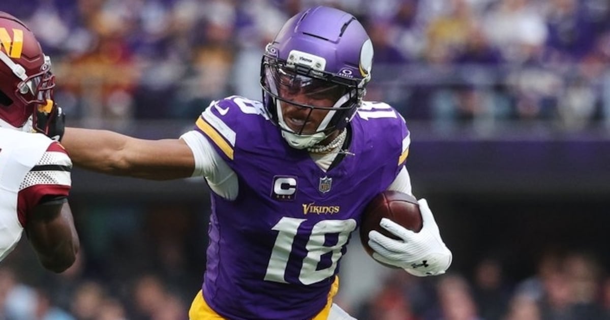 Jefferson to keep working with Vikings QBs during break