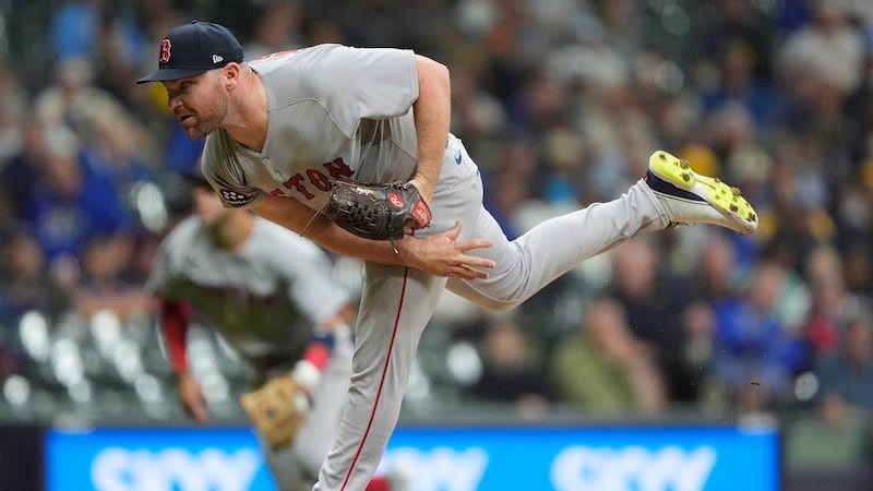 Three-time All-Star pitcher Hendriks, who overcame non-Hodgkin lymphoma, retires
