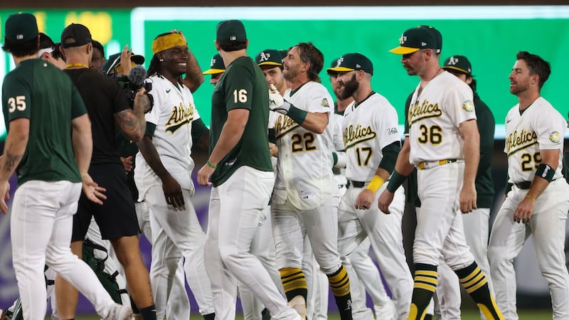 Athletics’ top prospects De Vries, Arnold out indefinitely after injuries