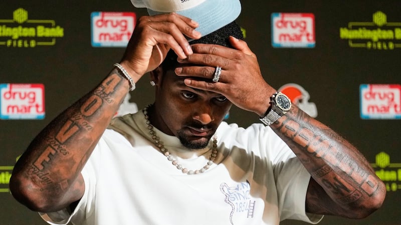 Watson calls booing by Browns fans “disrespectful’ and “personal,” QB feels love on road