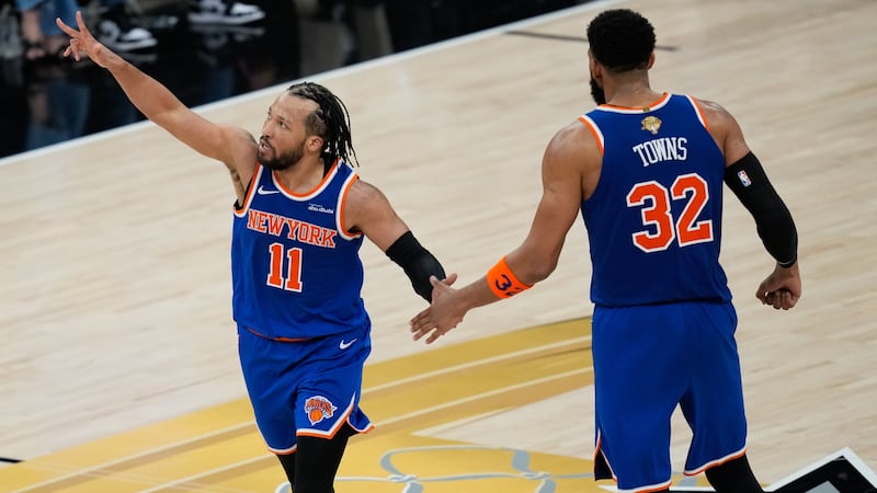 Towns, Brunson lead as Knicks hold off Spurs to take 2-0 lead in NBA Finals