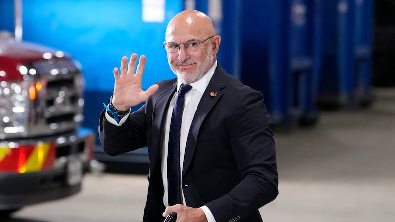 Spain locks in World Cup-winning coach de la Fuente with deal through 2032