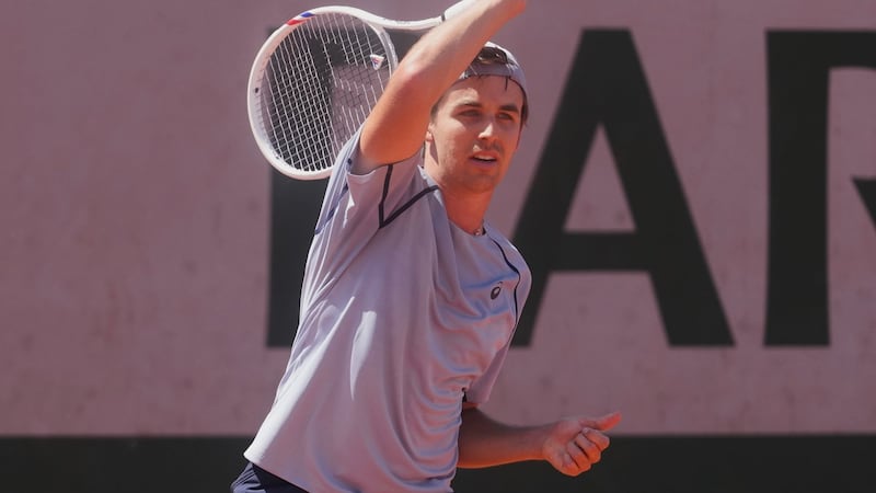 Unsung American Svajda sweeps into second week of Roland-Garros, pays tribute to late dad