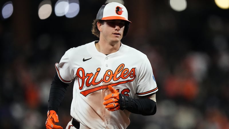 Weathers loses no-hitter in seventh before Mayo’s three-run homer carries Orioles to win over Yankees