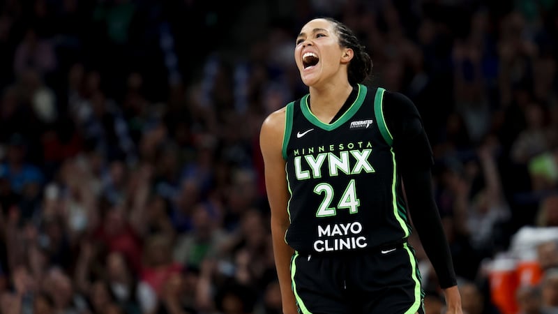 Report: Collier stays with Lynx on $1.4M supermax deal