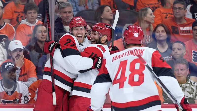 Hurricanes winger Ehlers comfortable in Carolina after decade with Jets