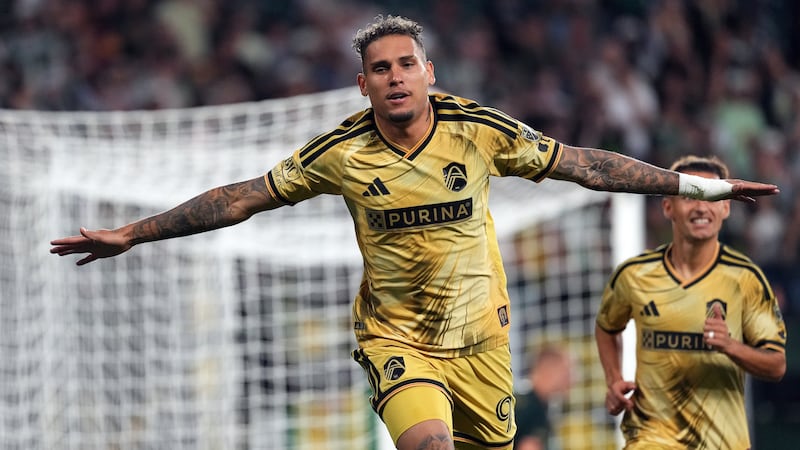 Navarro scores 2 goals (again) as St. Louis City beats Minnesota, extends unbeaten streak to 15