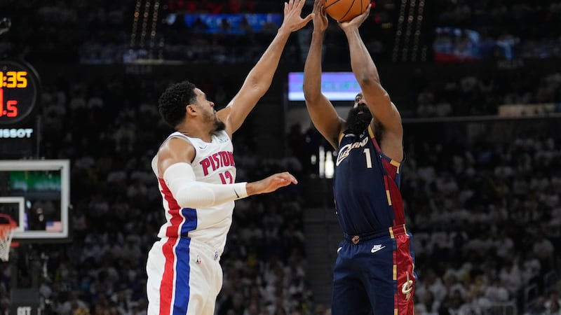 Harden’s strong fourth quarter lifts Cavaliers over Pistons in Game 3