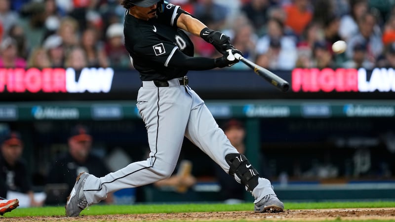 Vargas homers twice, White Sox beat Tigers