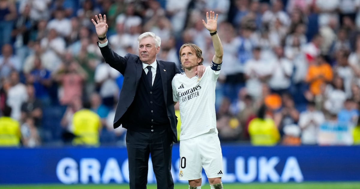 Real Madrid fans bid emotional farewell to Luka Modric, Carlo Ancelotti ...