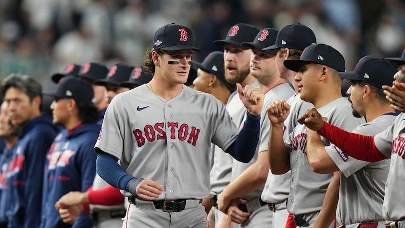 Red Sox star Anthony leaves Game 1 of wild card after aggravating hand injury