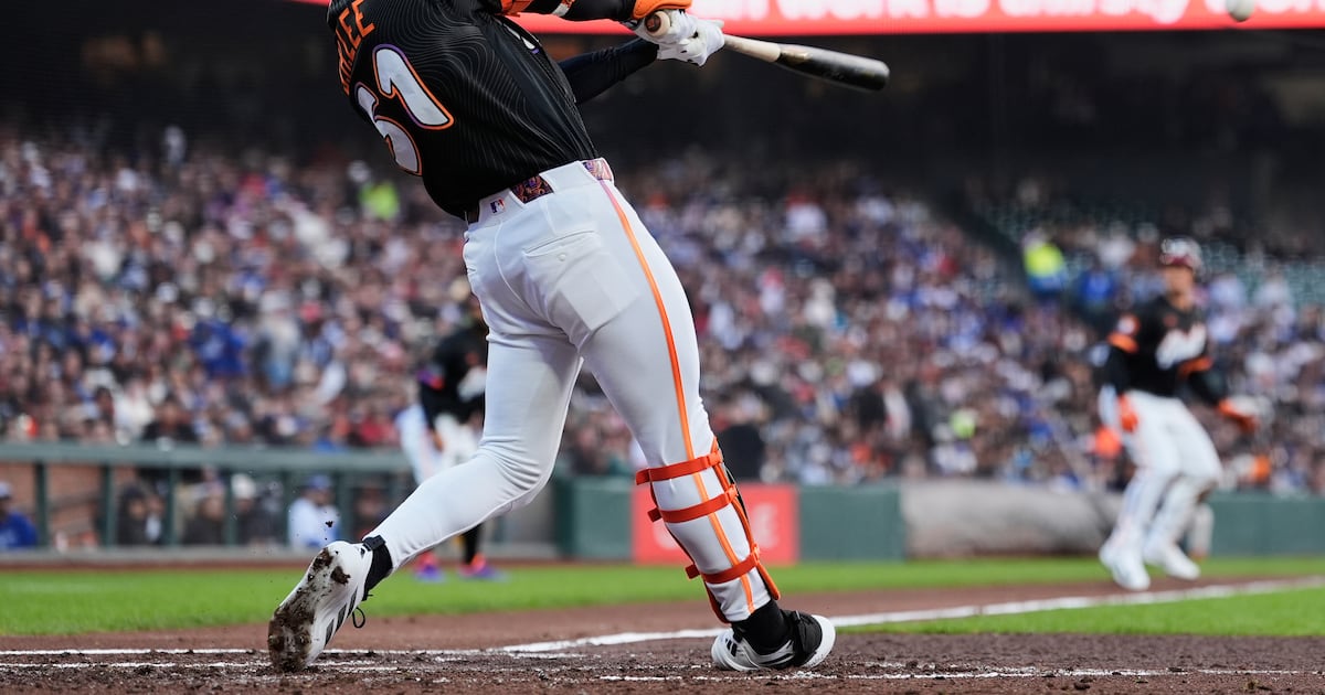 Giants beat Dodgers as Ohtaniâs on-base streak ends