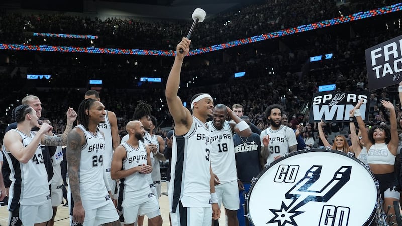 Spurs’ lack of postseason experience has little impact as they advance in first playoffs since 2019