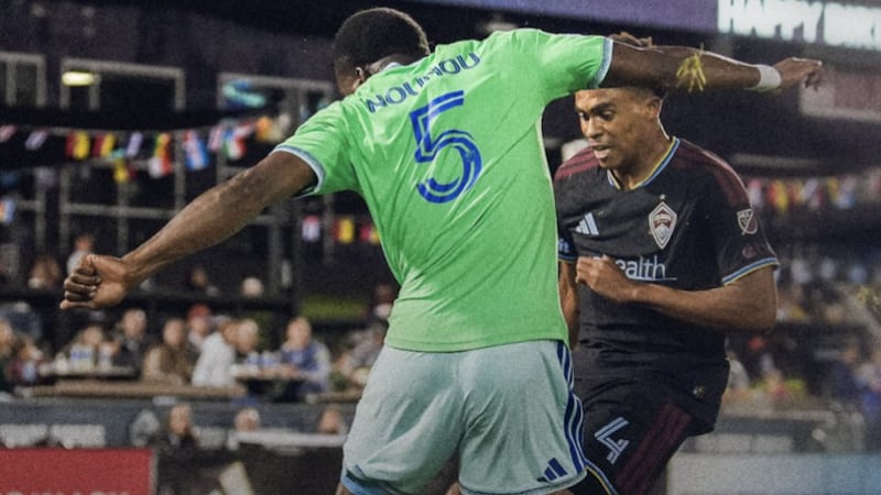 Clark scores stoppage-time goal for Sounders in draw with Rapids