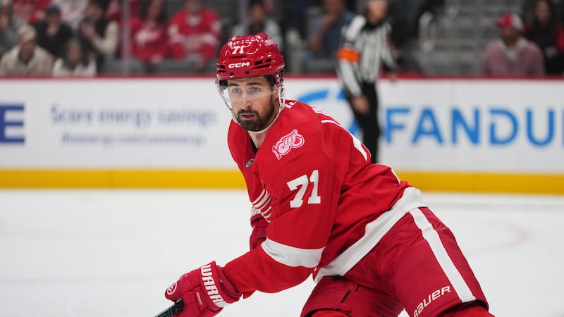 Larkin scores in season debut with Red Wings